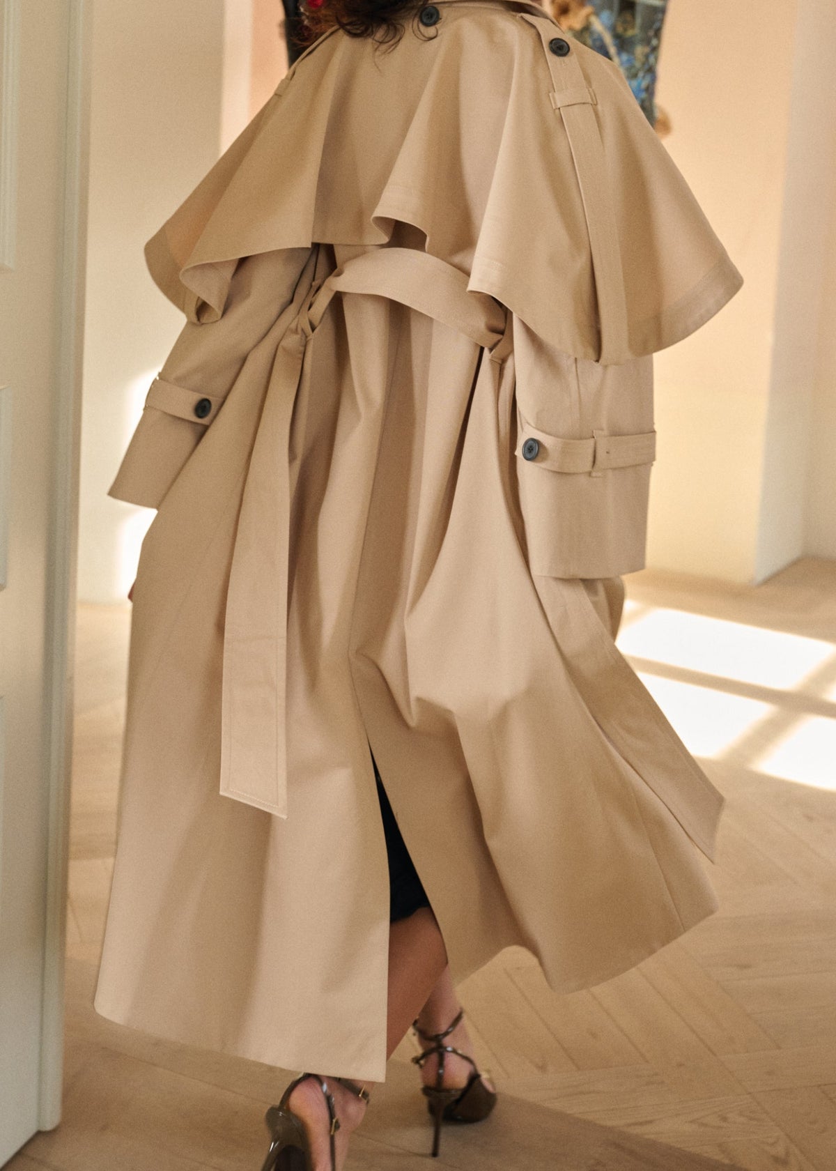 SOHO Classic Trench Coat With Removable Cape Ivory