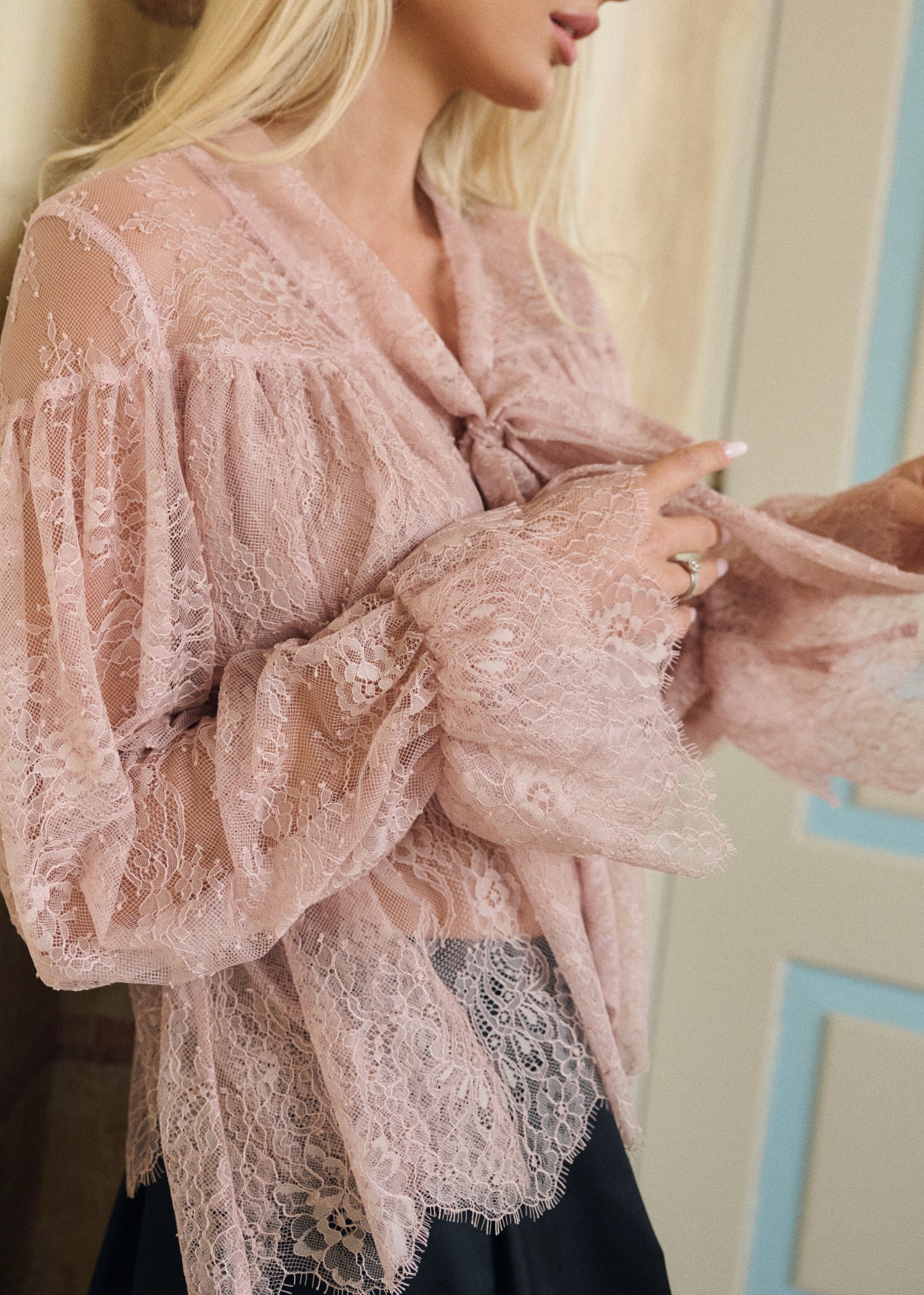 TRESOR Chantilly Lace Ruffle Blouse Dusty Rose