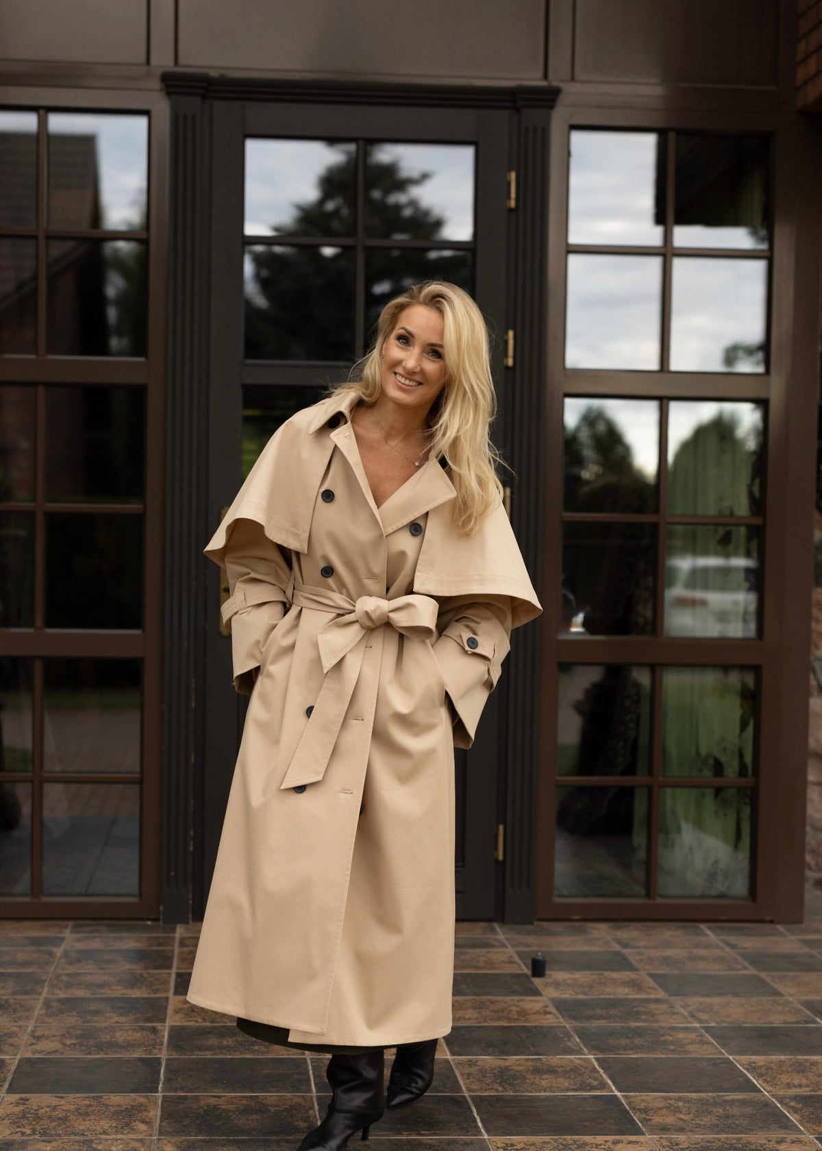 SOHO Classic Trench Coat With Removable Cape Ivory