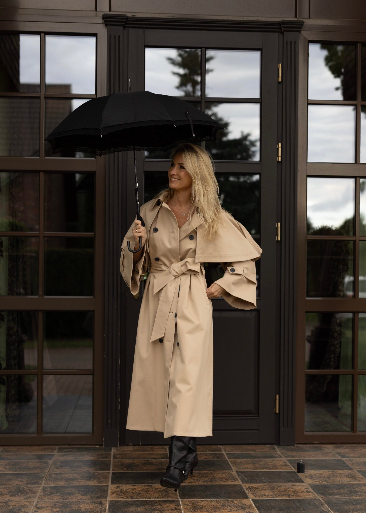 SOHO Classic Trench Coat With Removable Cape Ivory