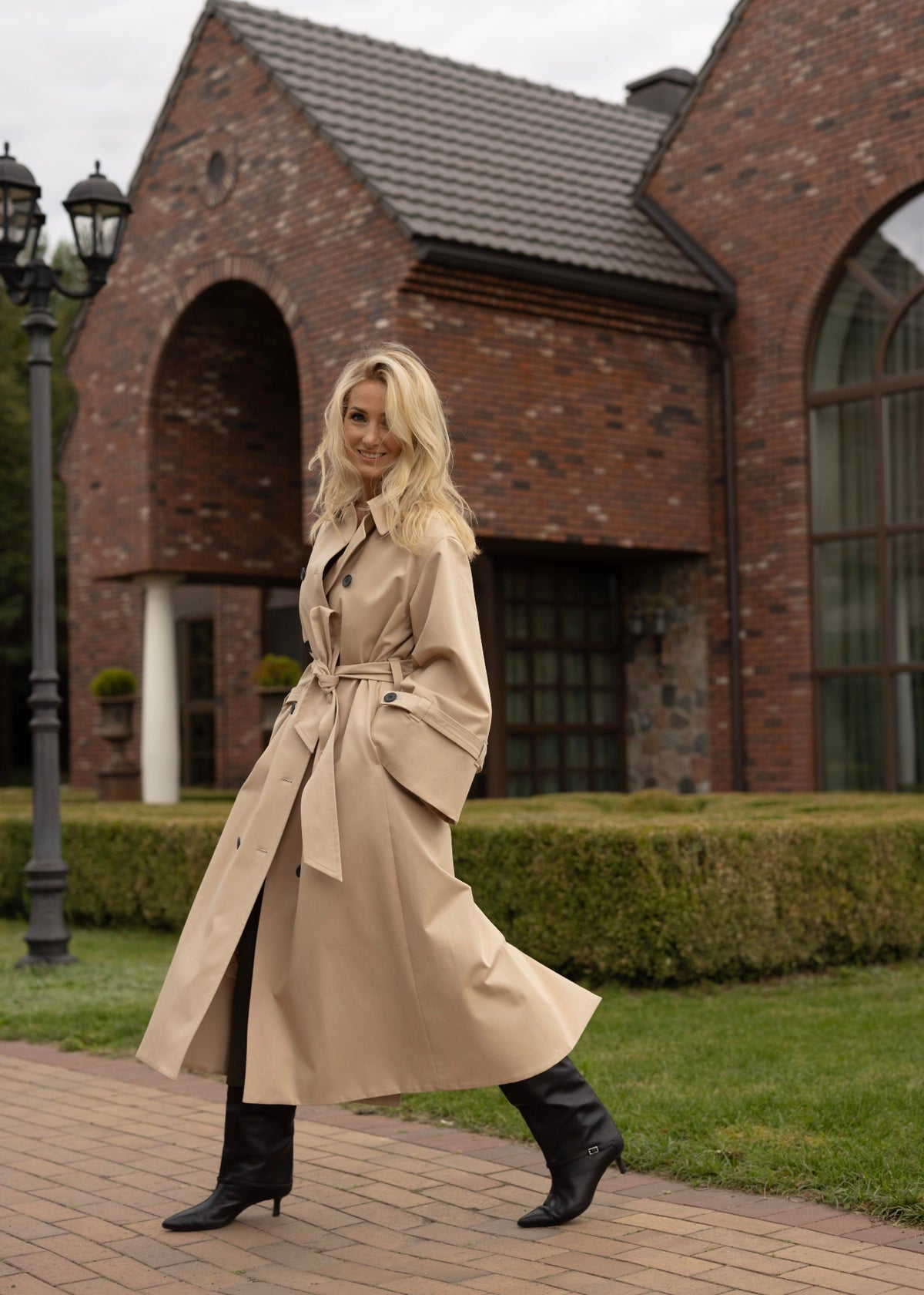 SOHO Classic Trench Coat With Removable Cape Ivory