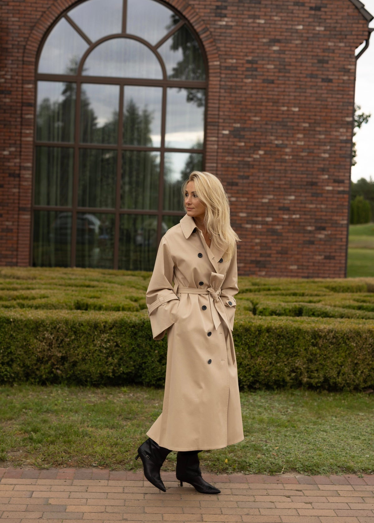 SOHO Classic Trench Coat With Removable Cape Ivory